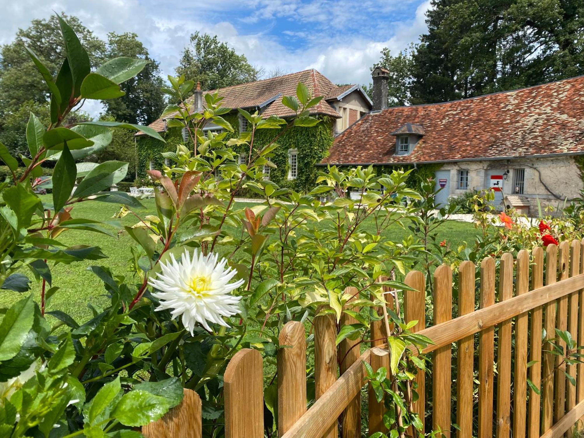 Le Colombier De Malpas Bed & Breakfast Quingey Exterior photo